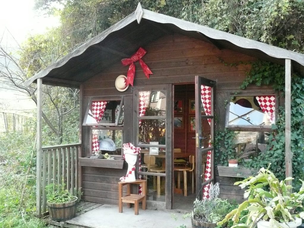 初代小屋